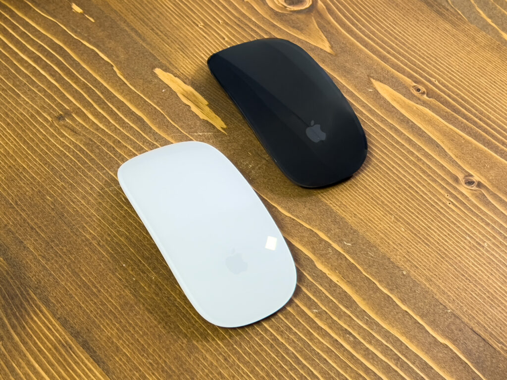 Apple Magic Mouse 黒ライトニング、白USB-C